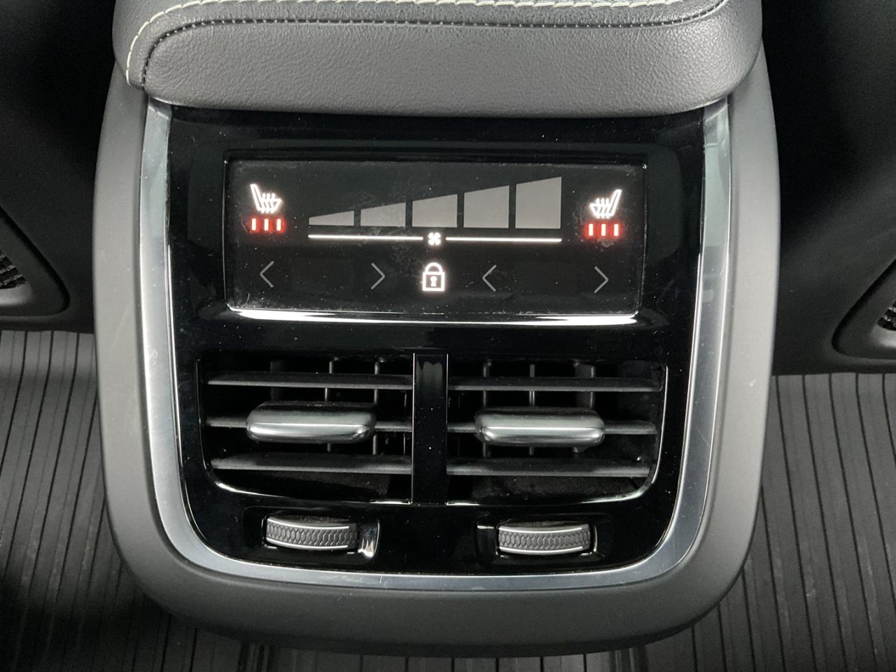 2022 Volvo XC60 B6 R-Design AWD - BOWERS & WILKINS! NAV! 360 CAM! Photo