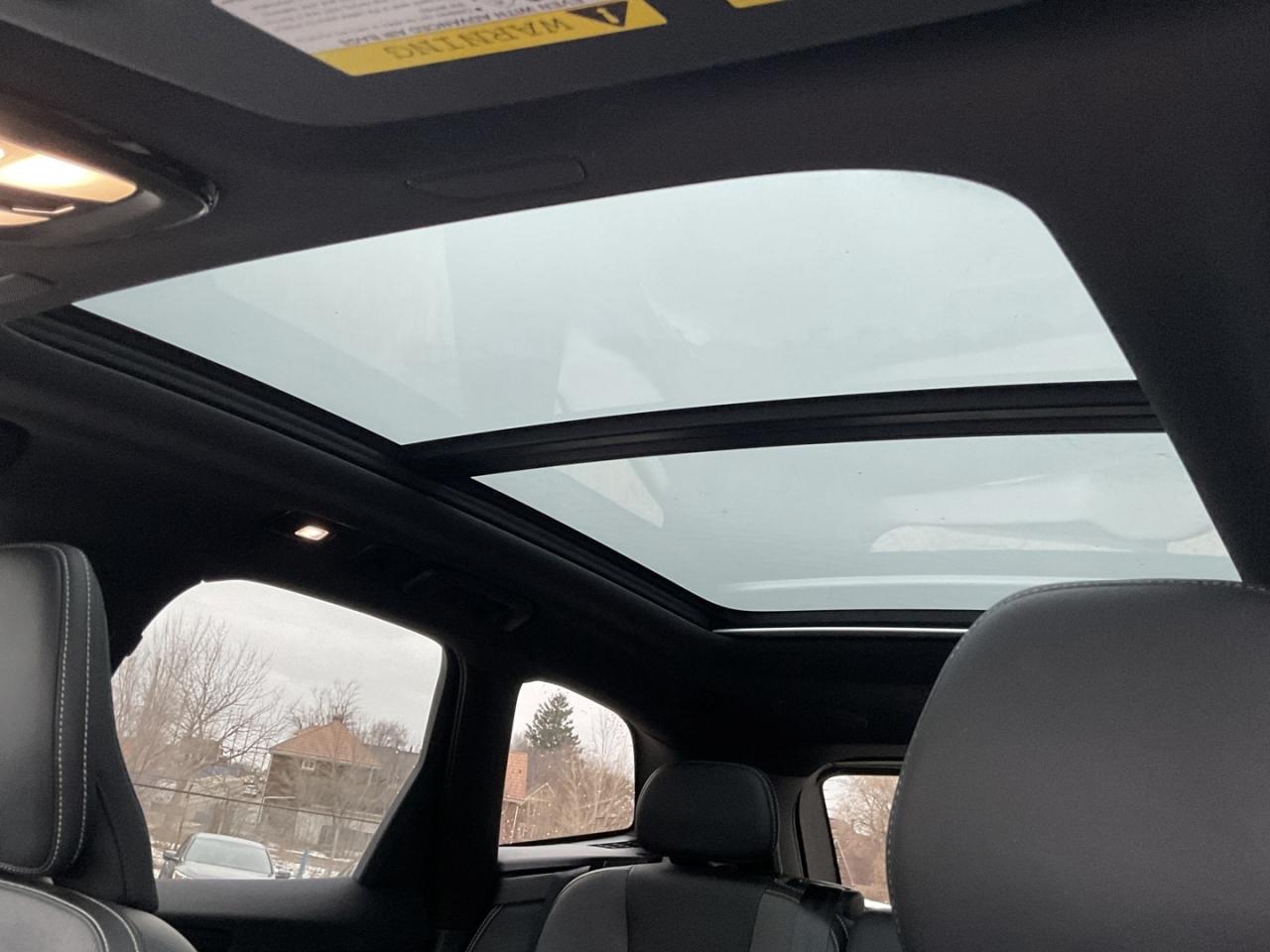 2022 Volvo XC60 B6 R-Design AWD - BOWERS & WILKINS! NAV! 360 CAM! Photo