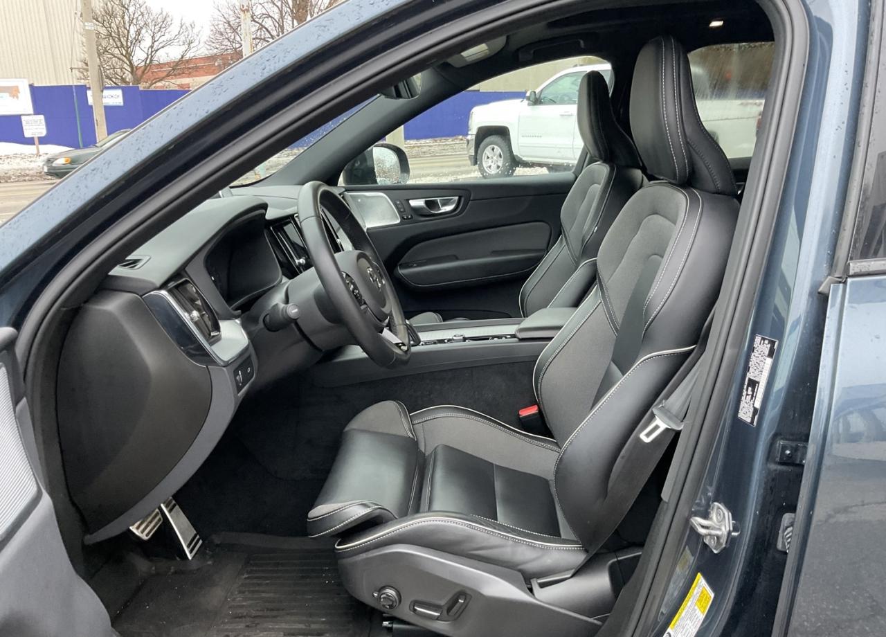 2022 Volvo XC60 B6 R-Design AWD - BOWERS & WILKINS! NAV! 360 CAM! Photo