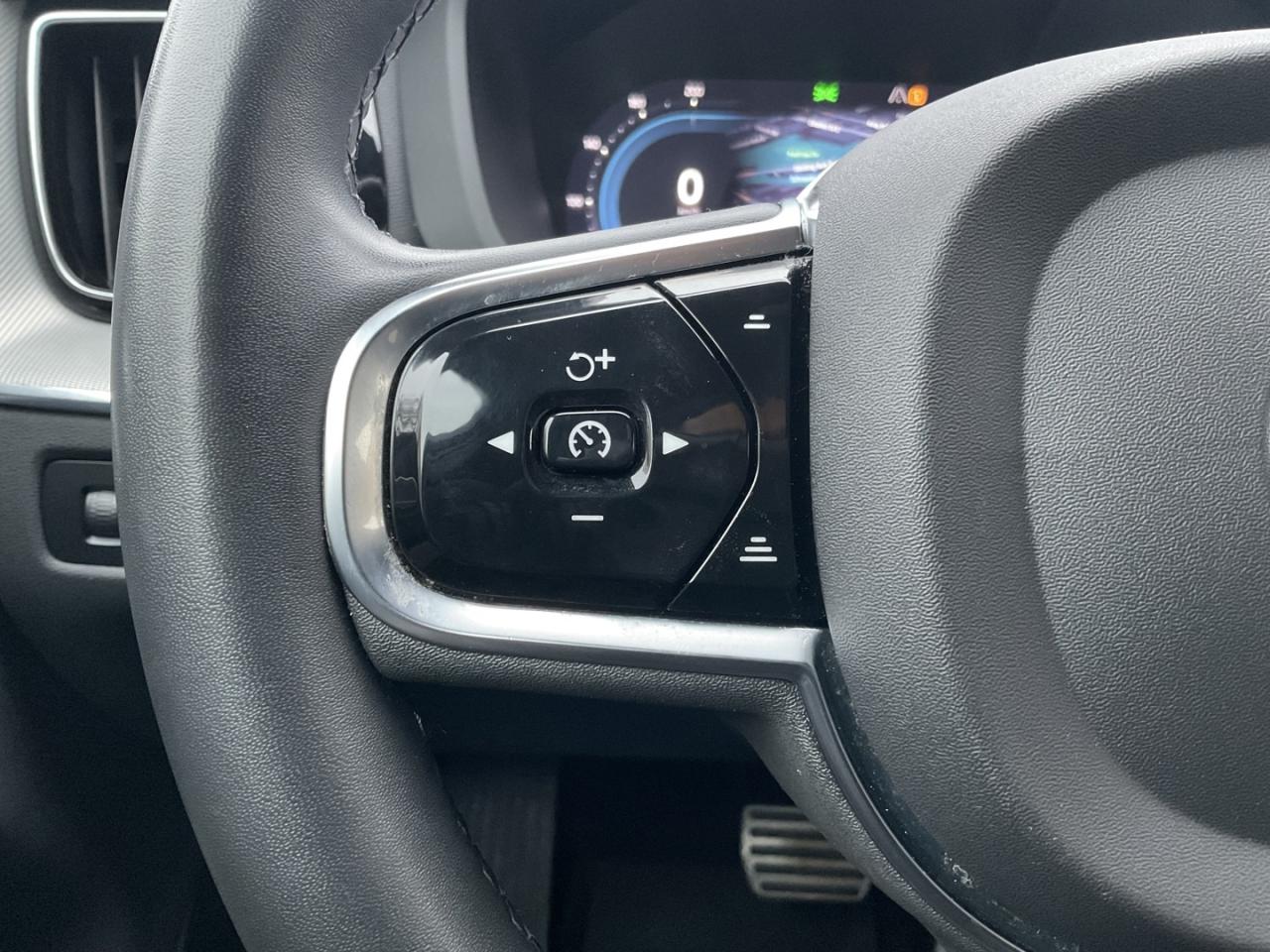 2022 Volvo XC60 B6 R-Design AWD - BOWERS & WILKINS! NAV! 360 CAM! Photo