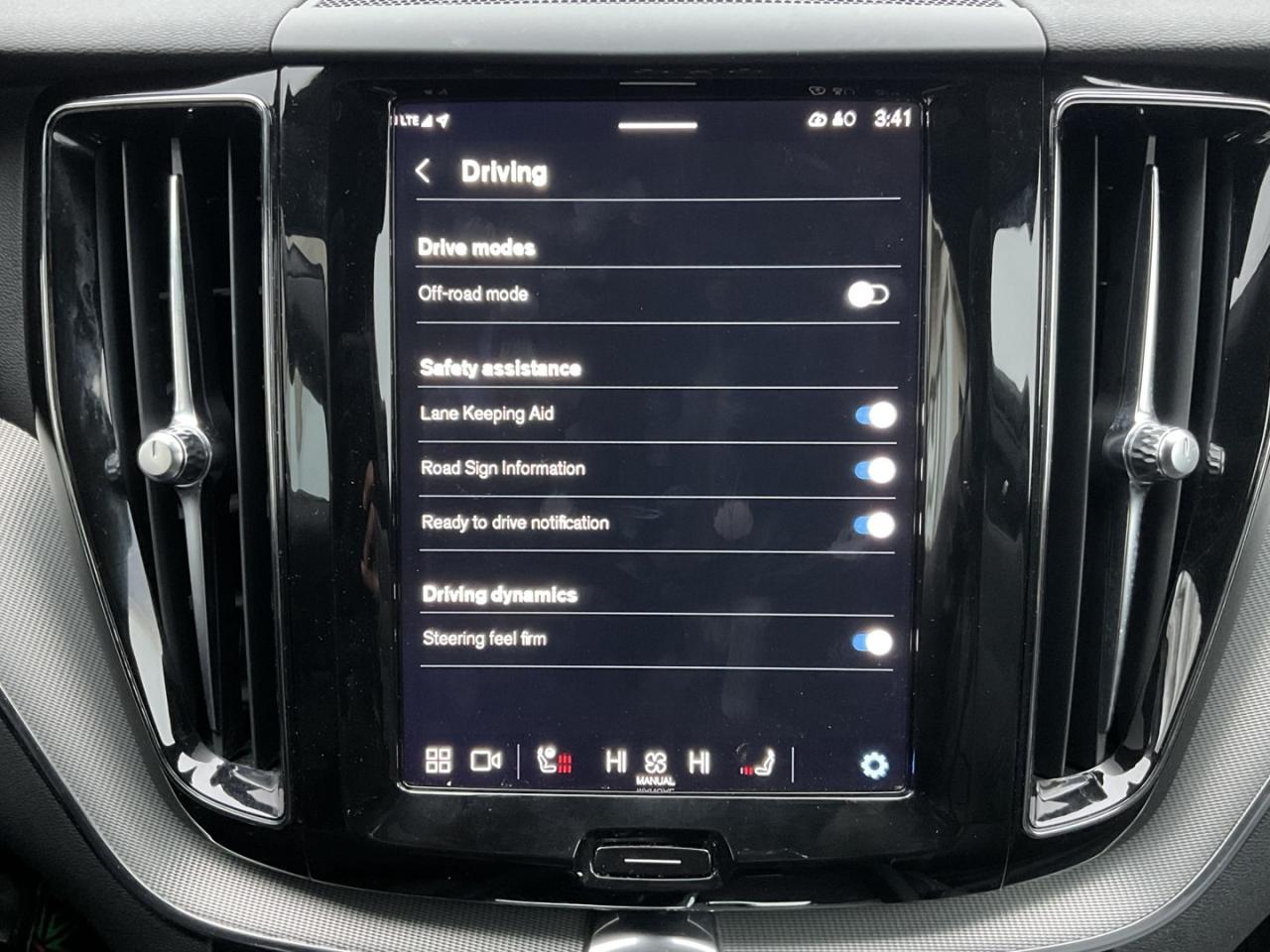 2022 Volvo XC60 B6 R-Design AWD - BOWERS & WILKINS! NAV! 360 CAM! Photo