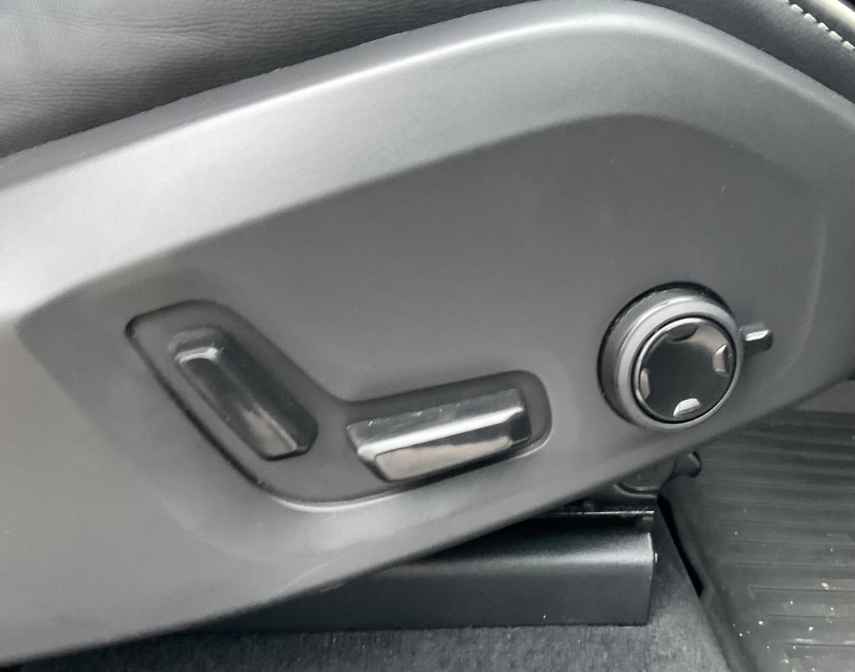 2022 Volvo XC60 B6 R-Design AWD - BOWERS & WILKINS! NAV! 360 CAM! Photo