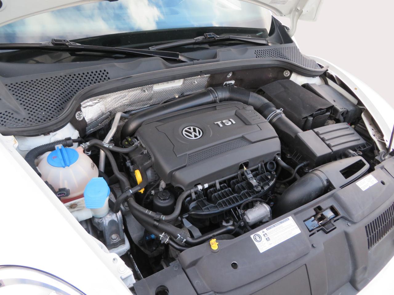 2017 Volkswagen Beetle 2dr Cpe Auto Trendline Photo