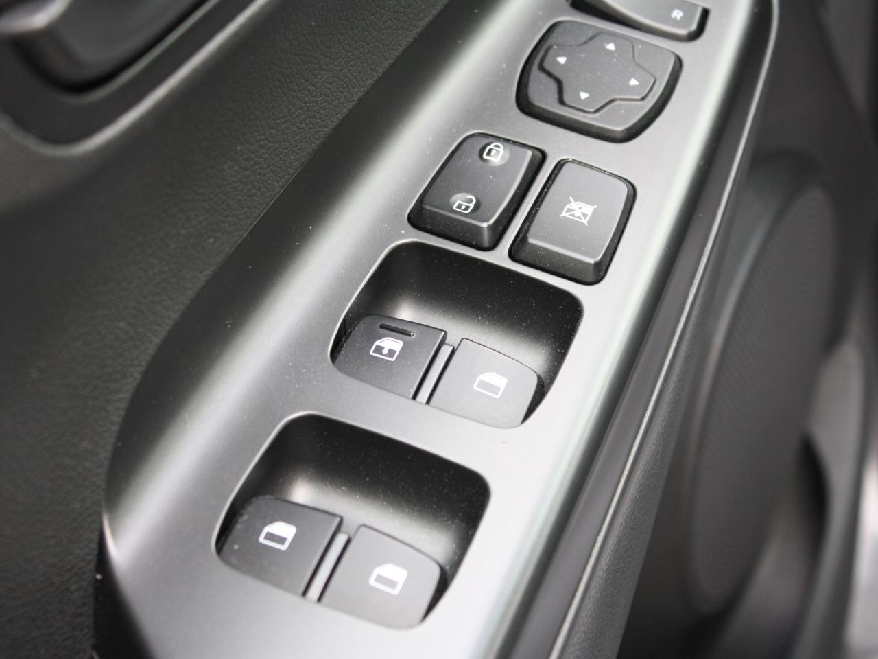 2022 Hyundai KONA Essential AWD / Heated Seats / Bluetooth / Camera Photo