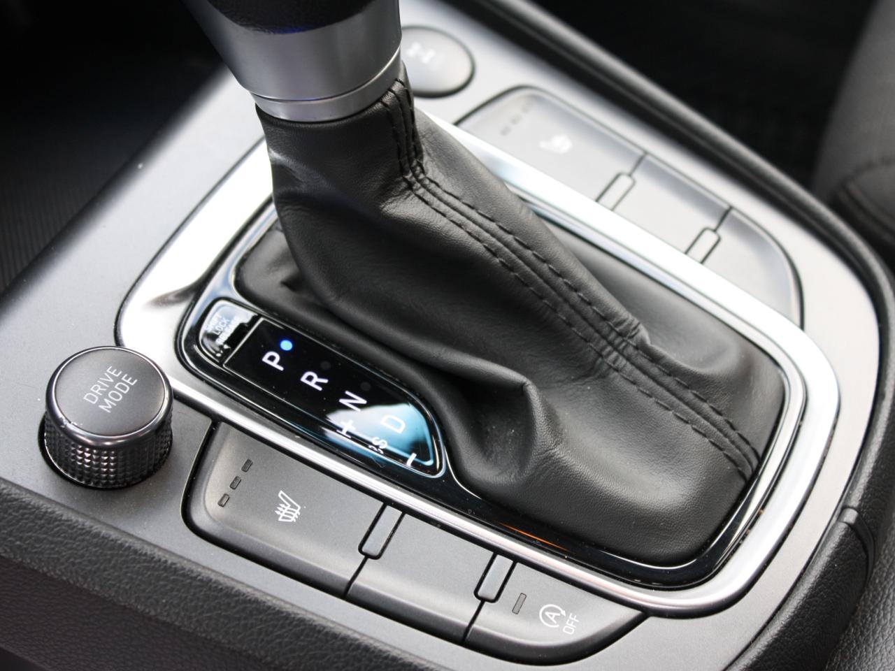 2022 Hyundai KONA Essential AWD / Heated Seats / Bluetooth / Camera Photo