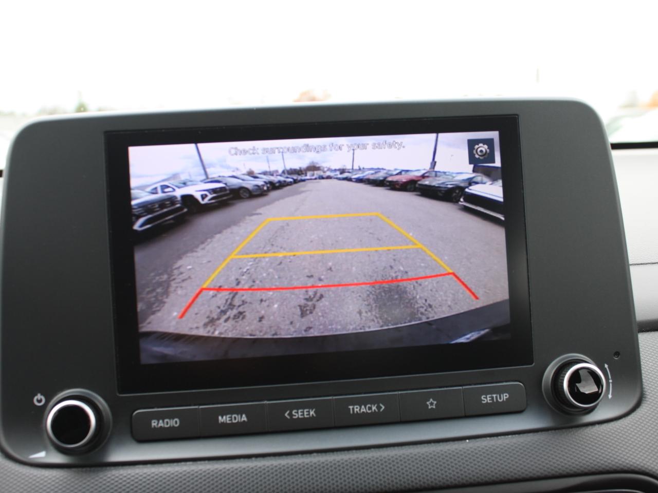 2022 Hyundai KONA Essential AWD / Heated Seats / Bluetooth / Camera Photo