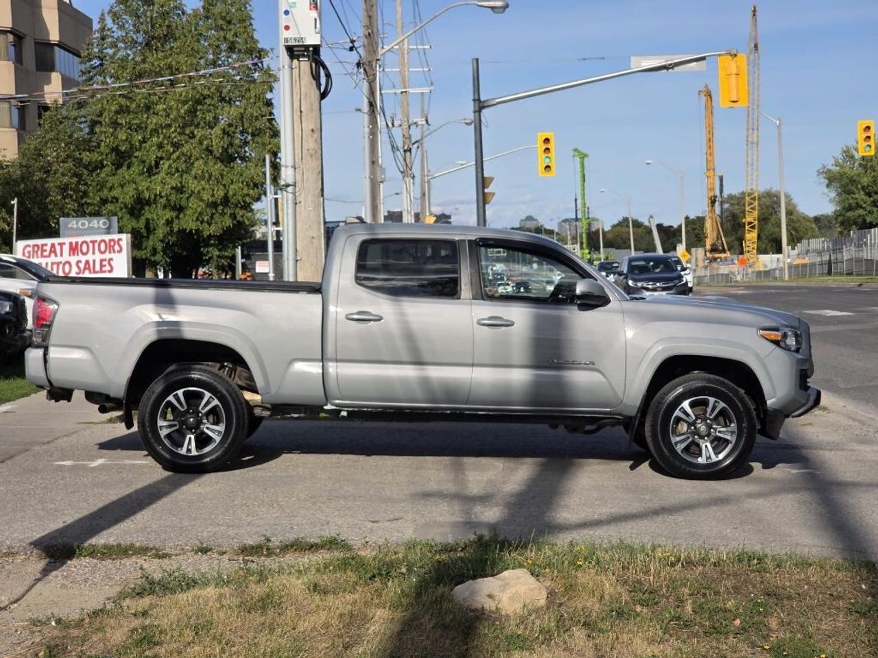 2019 Toyota Tacoma SR5 V6 4x4   TOYOTA TACOMA DOUBLE CAB/SR5/TRD SPOR Photo