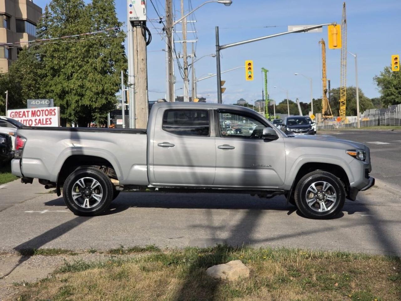 2019 Toyota Tacoma SR5 V6 4x4   TOYOTA TACOMA DOUBLE CAB/SR5/TRD SPOR Photo