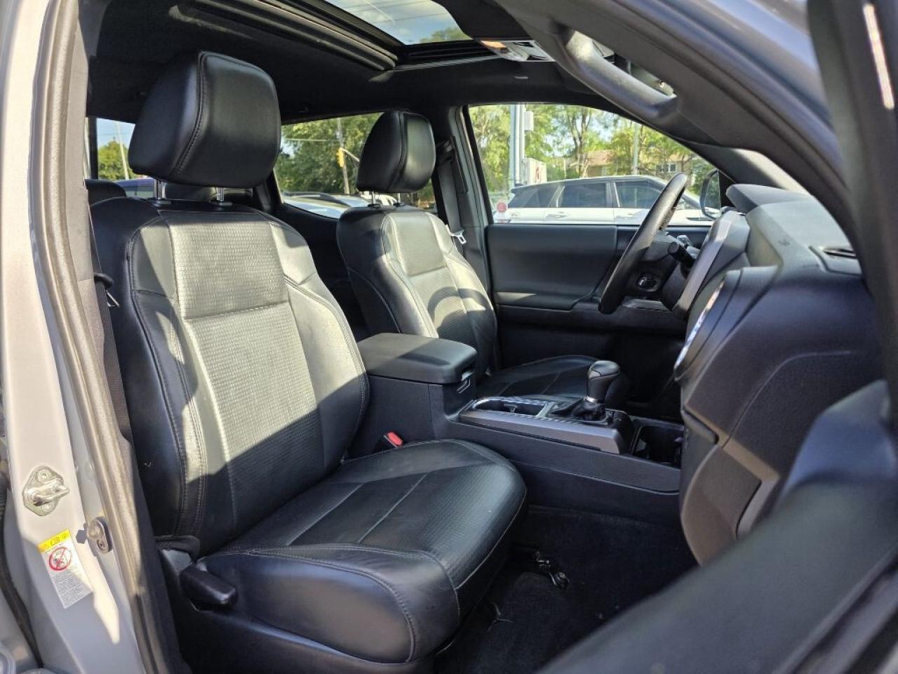 2019 Toyota Tacoma SR5 V6 4x4   TOYOTA TACOMA DOUBLE CAB/SR5/TRD SPOR Photo