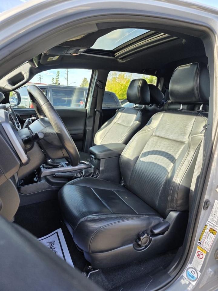 2019 Toyota Tacoma SR5 V6 4x4   TOYOTA TACOMA DOUBLE CAB/SR5/TRD SPOR Photo