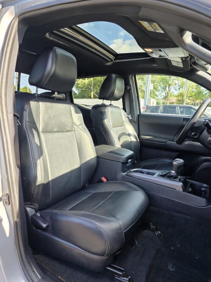 2019 Toyota Tacoma SR5 V6 4x4   TOYOTA TACOMA DOUBLE CAB/SR5/TRD SPOR Photo