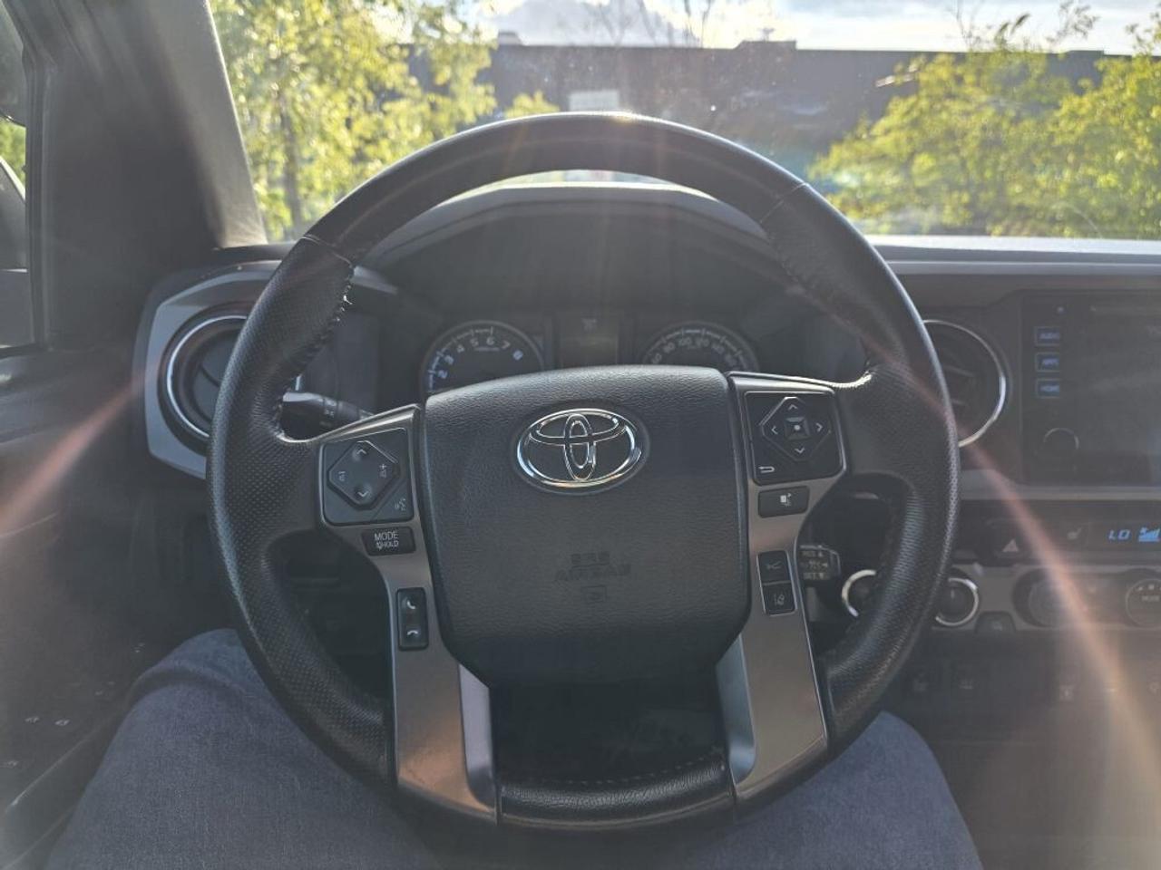 2019 Toyota Tacoma SR5 V6 4x4   TOYOTA TACOMA DOUBLE CAB/SR5/TRD SPOR Photo