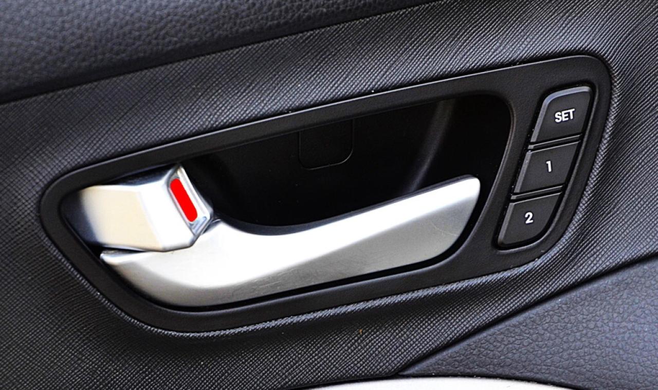 2015 Hyundai Santa Fe Sport All-wheel Drive 4dr 2.0T Sport Photo