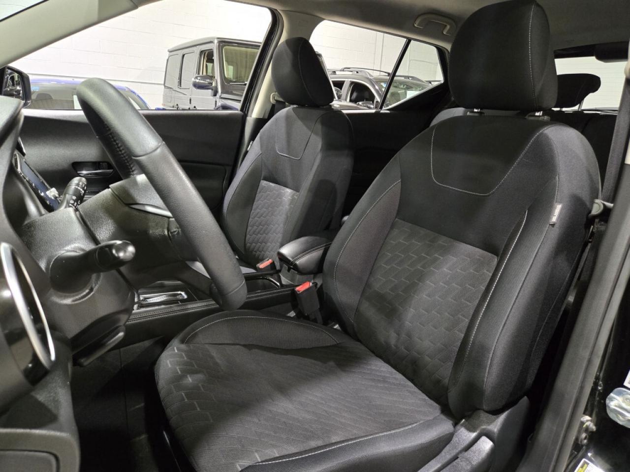 2024 Nissan Kicks SV CVT No Accidents One Owner APPLE CAR-PLAY PARK Photo