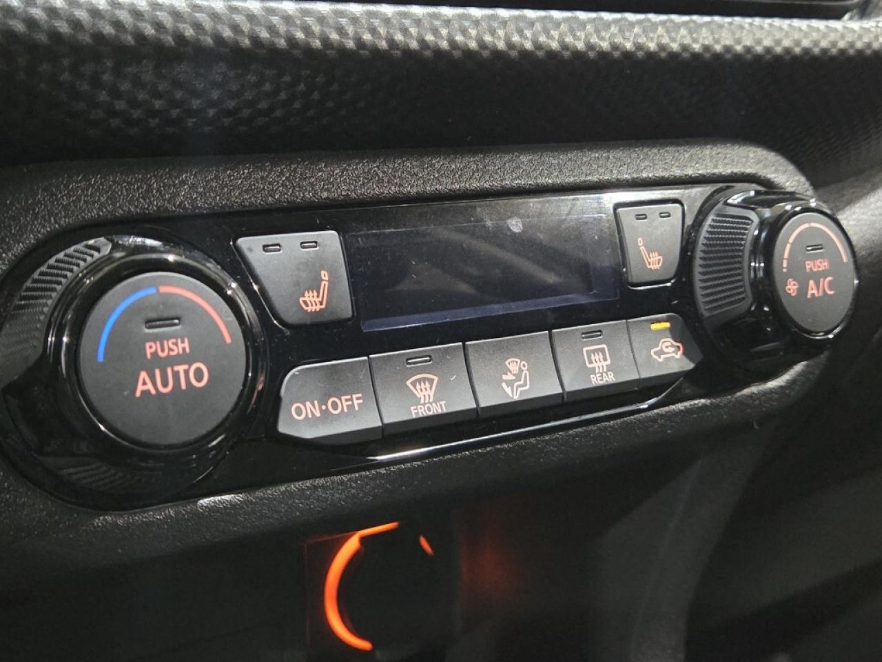 2024 Nissan Kicks SV CVT No Accidents One Owner APPLE CAR-PLAY PARK Photo