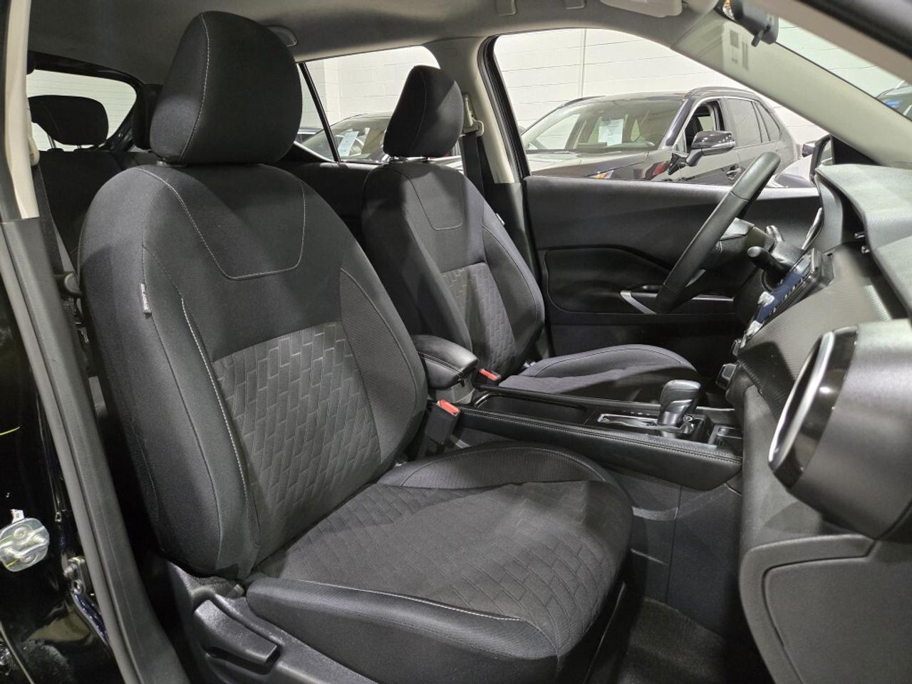 2024 Nissan Kicks SV CVT No Accidents One Owner APPLE CAR-PLAY PARK Photo