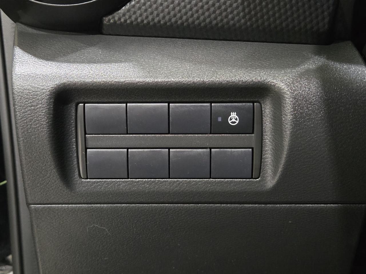 2024 Nissan Kicks SV CVT No Accidents One Owner APPLE CAR-PLAY PARK Photo