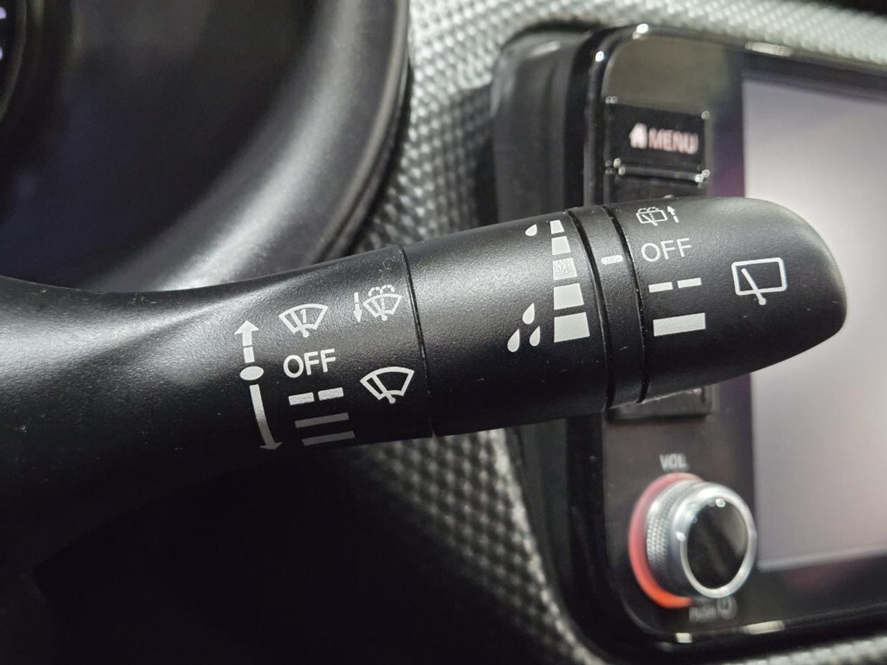 2024 Nissan Kicks SV CVT No Accidents One Owner APPLE CAR-PLAY PARK Photo