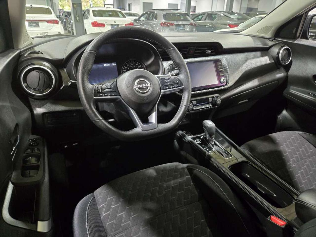 2024 Nissan Kicks SV CVT No Accidents One Owner APPLE CAR-PLAY PARK ASSIST Photo