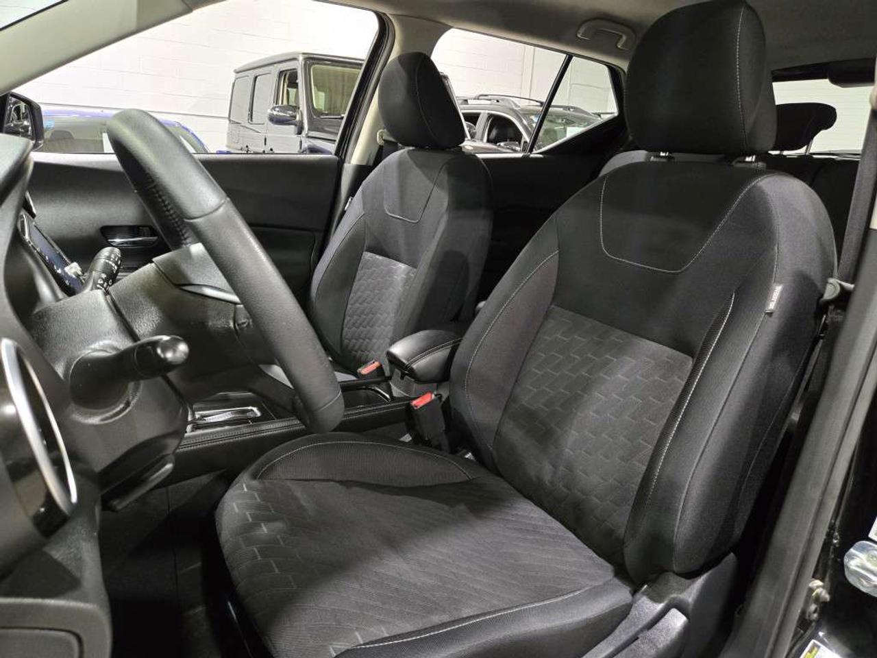 2024 Nissan Kicks SV CVT No Accidents One Owner APPLE CAR-PLAY PARK ASSIST Photo