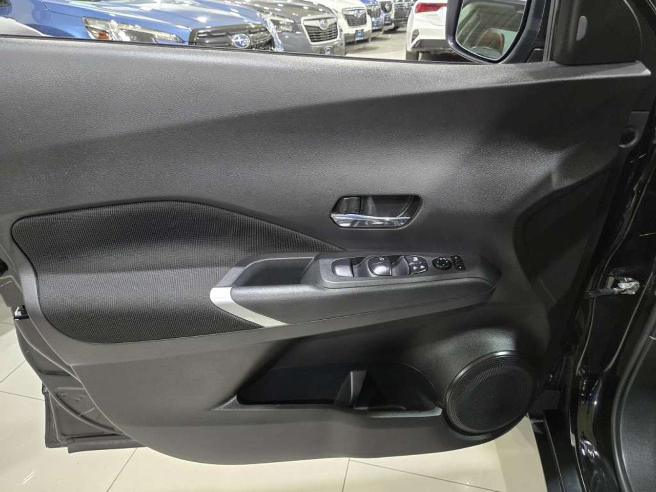 2024 Nissan Kicks SV CVT No Accidents One Owner APPLE CAR-PLAY PARK ASSIST Photo