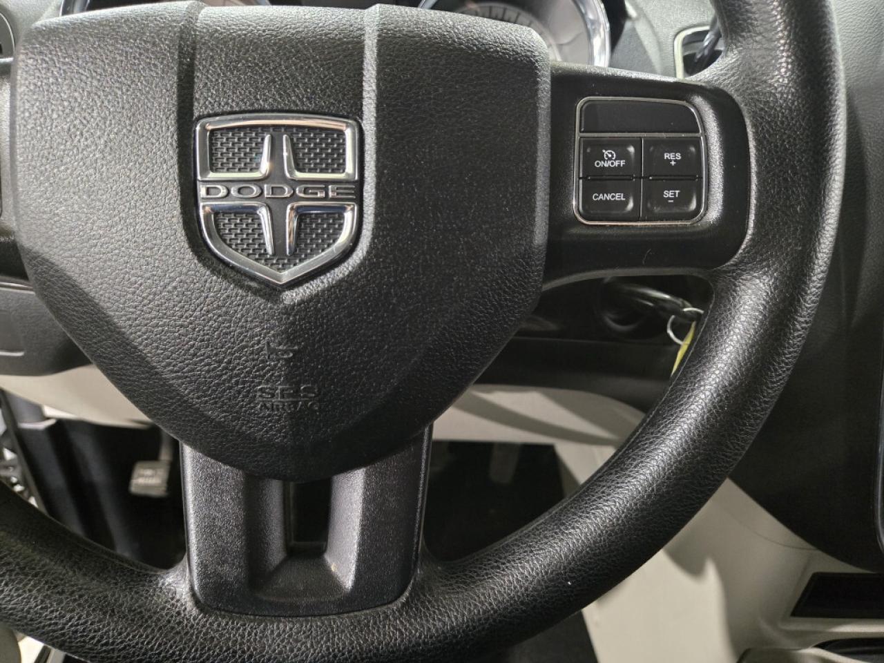 2017 Dodge Grand Caravan SXT STOW N GO Alloy Wheels Winter Tires Photo