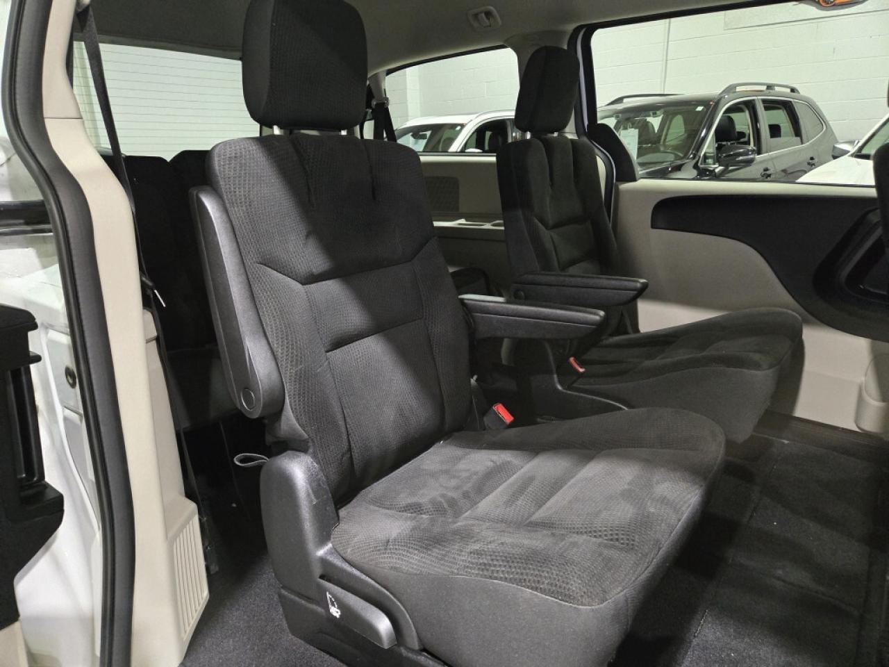 2017 Dodge Grand Caravan SXT STOW N GO Alloy Wheels Winter Tires Photo