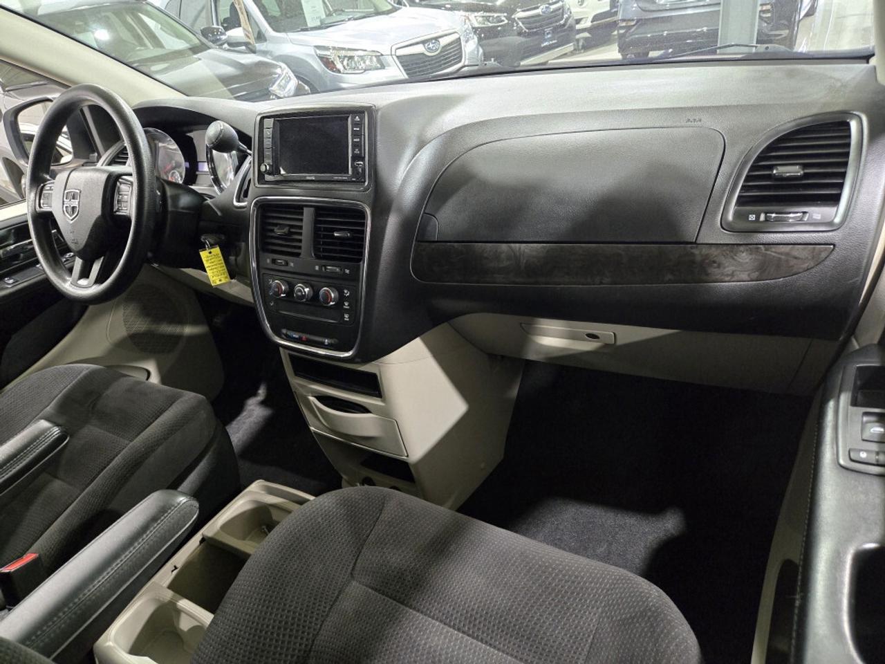 2017 Dodge Grand Caravan SXT STOW N GO NAVIGATION & BACKUP CAMERA Alloy Whe Photo