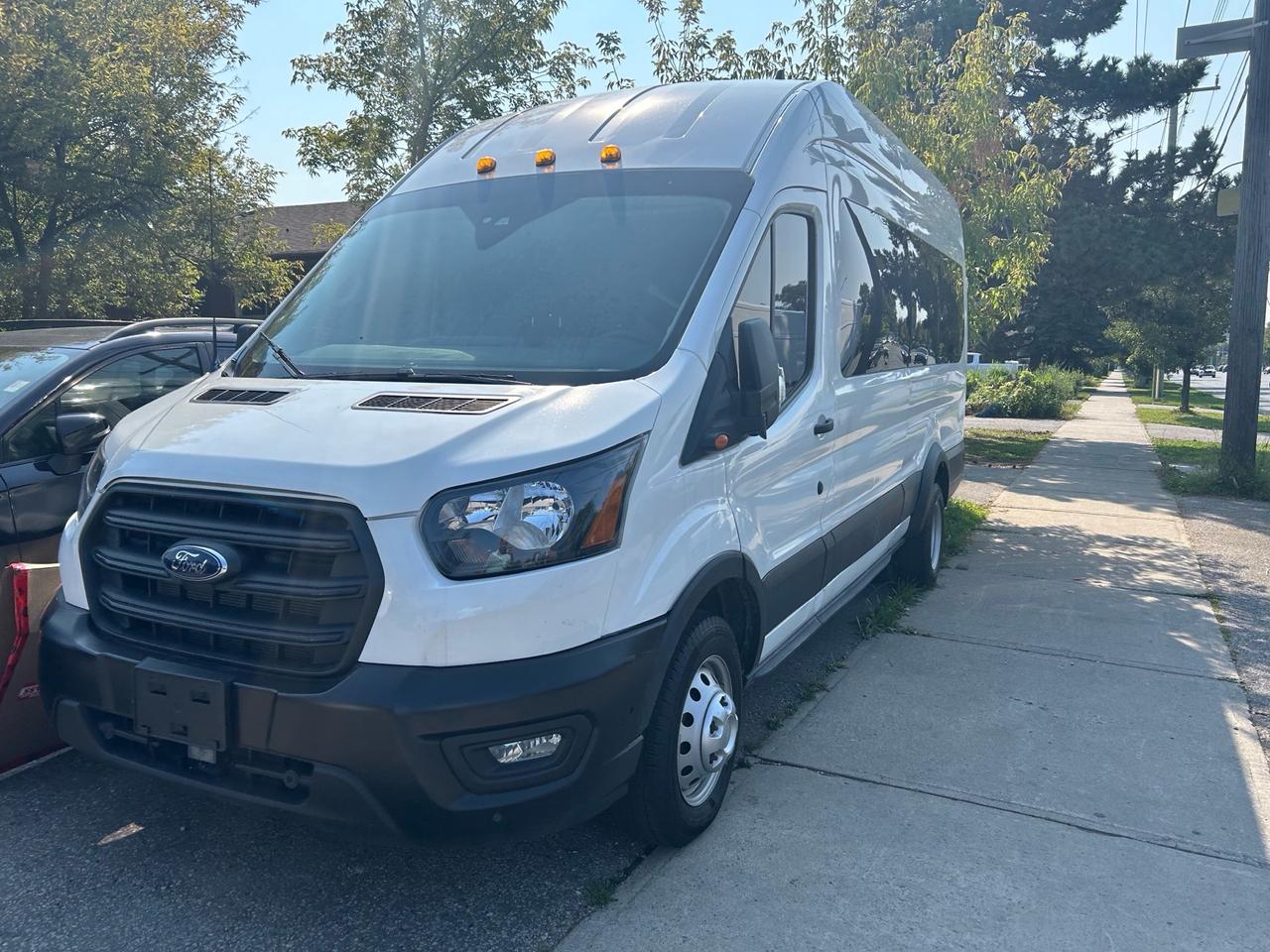 2020 Ford Transit Passenger Wagon T-350 HD 148 EL High Roof XL DRW RWD Photo4