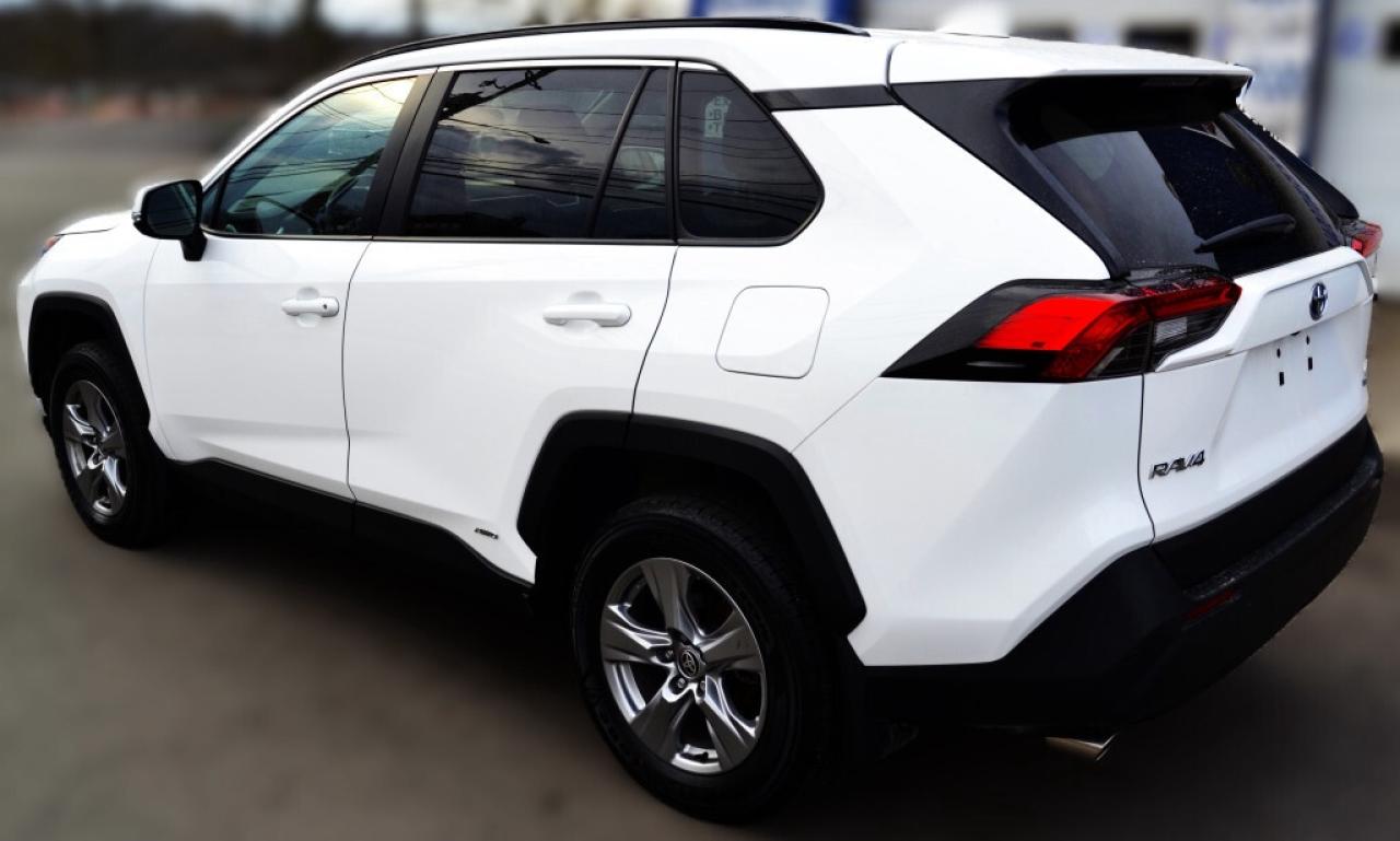 2024 Toyota RAV4 Hybrid HYBRID LE - ALL WHEEL DRIVE Photo2