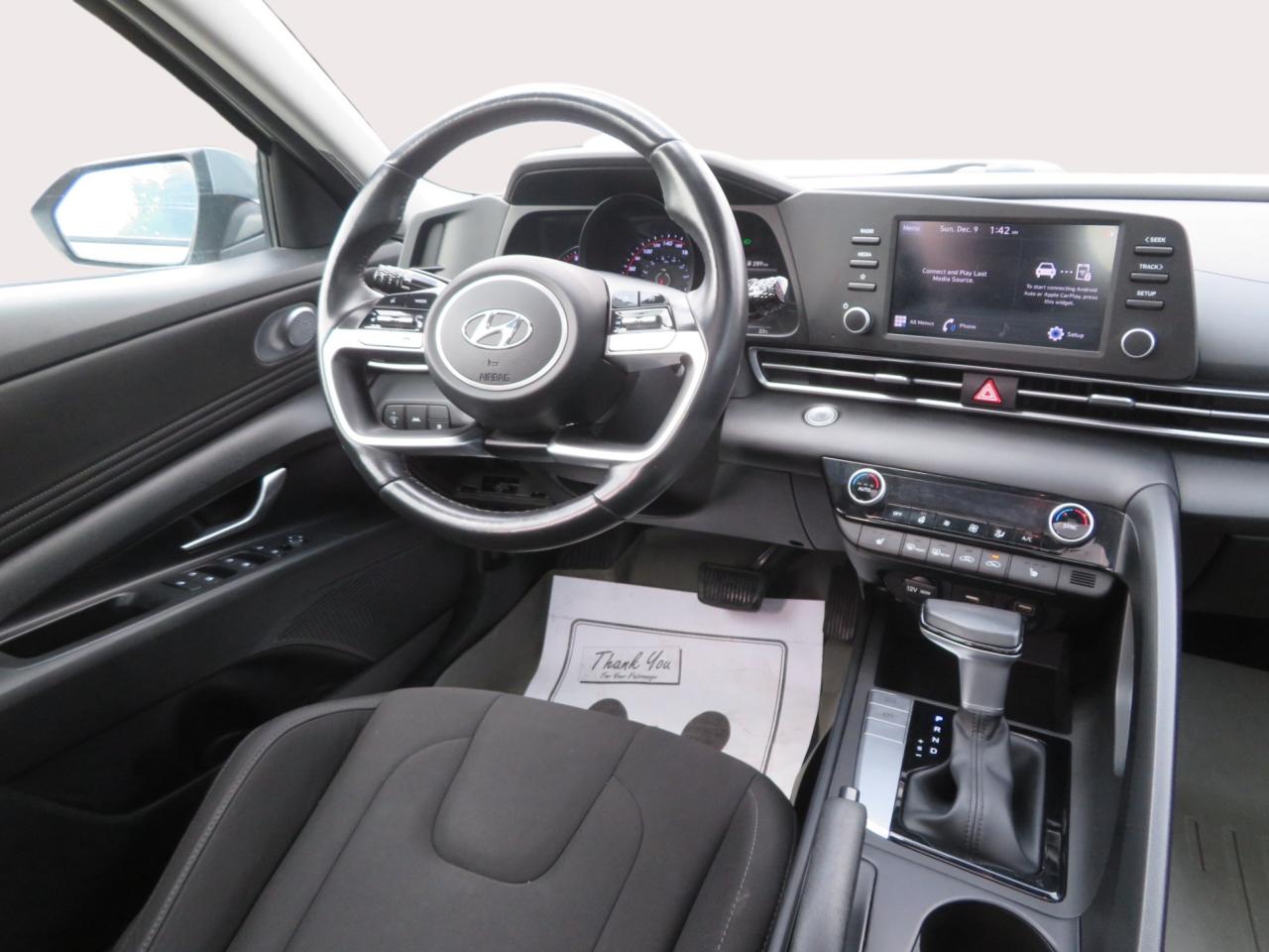 2022 Hyundai Elantra Preferred IVT w/Sun & Tech Package Photo