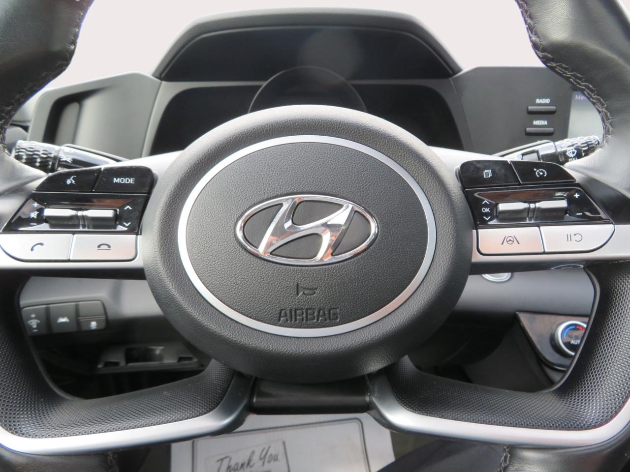 2022 Hyundai Elantra Preferred IVT w/Sun & Tech Package Photo