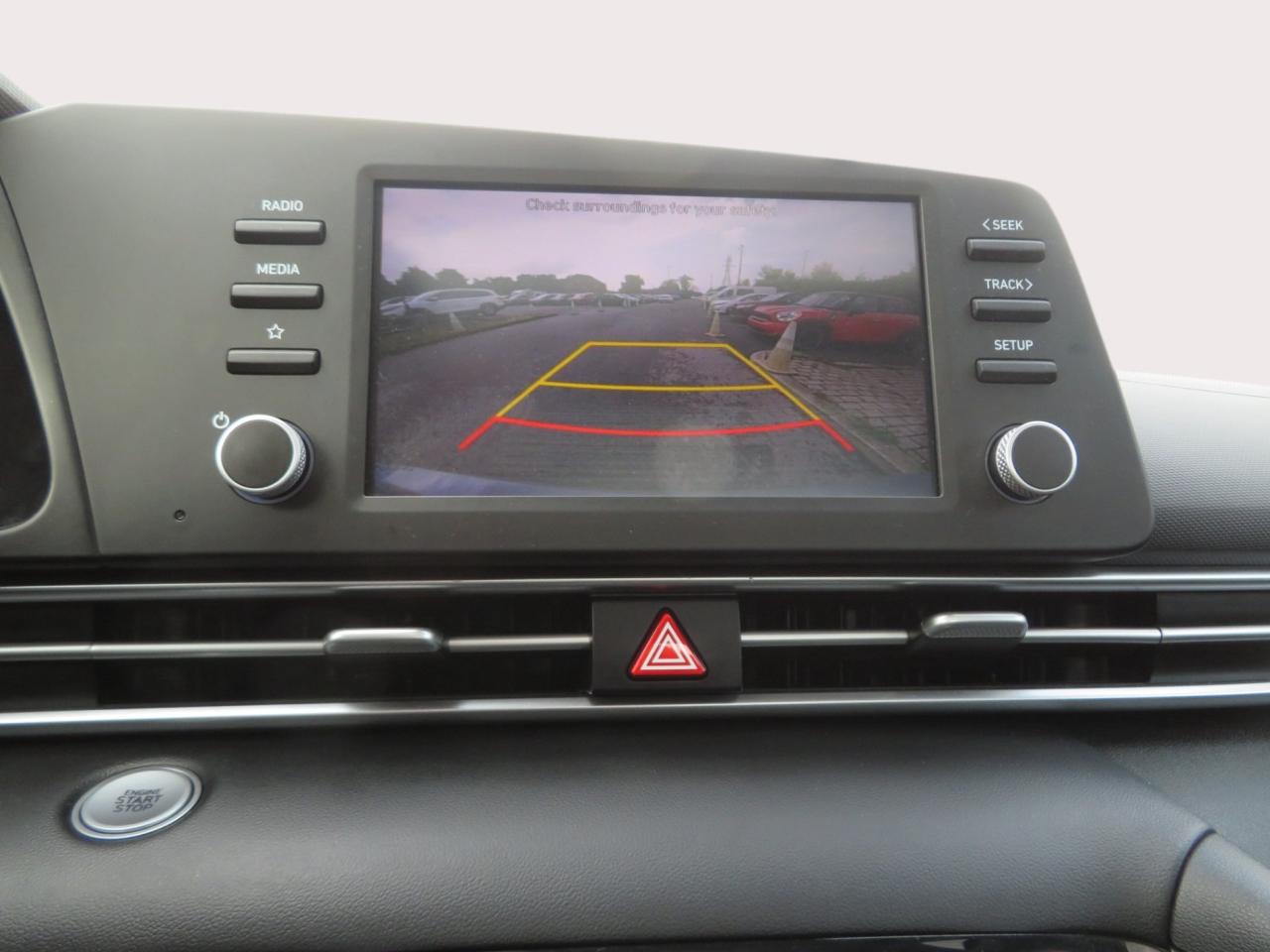 2022 Hyundai Elantra Preferred IVT w/Sun & Tech Package Photo