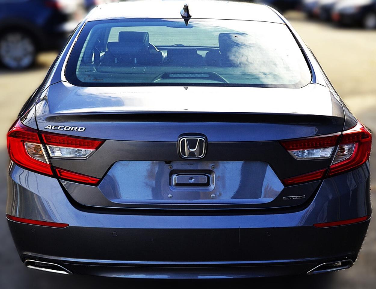 2018 Honda Accord Sedan Touring CVT Photo