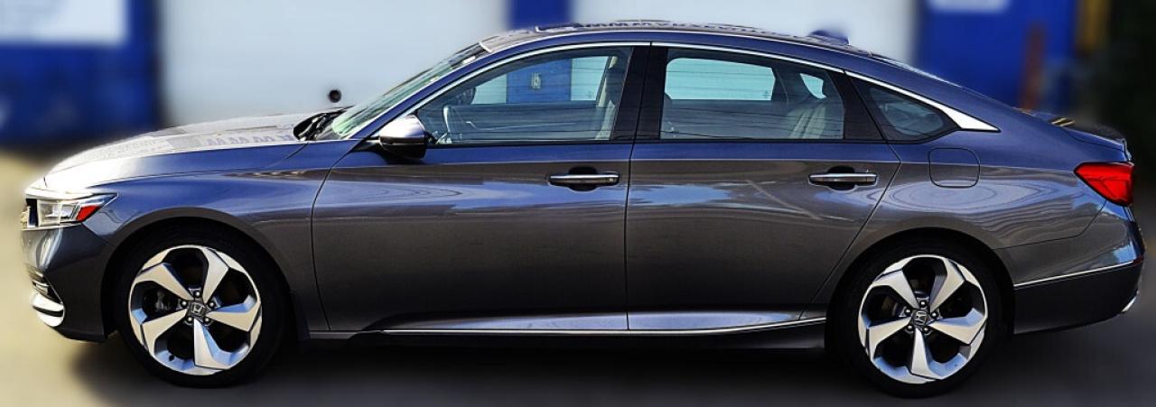 2018 Honda Accord Sedan Touring CVT Photo