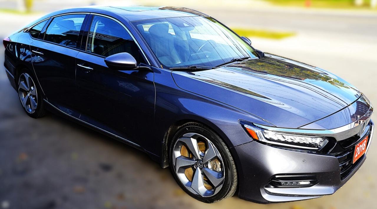 2018 Honda Accord Sedan Touring CVT Photo