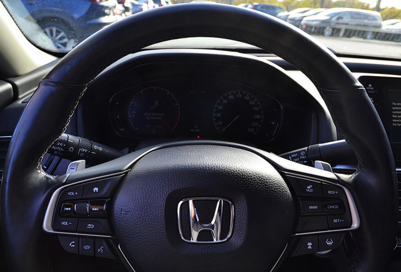 2018 Honda Accord Sedan Touring CVT Photo
