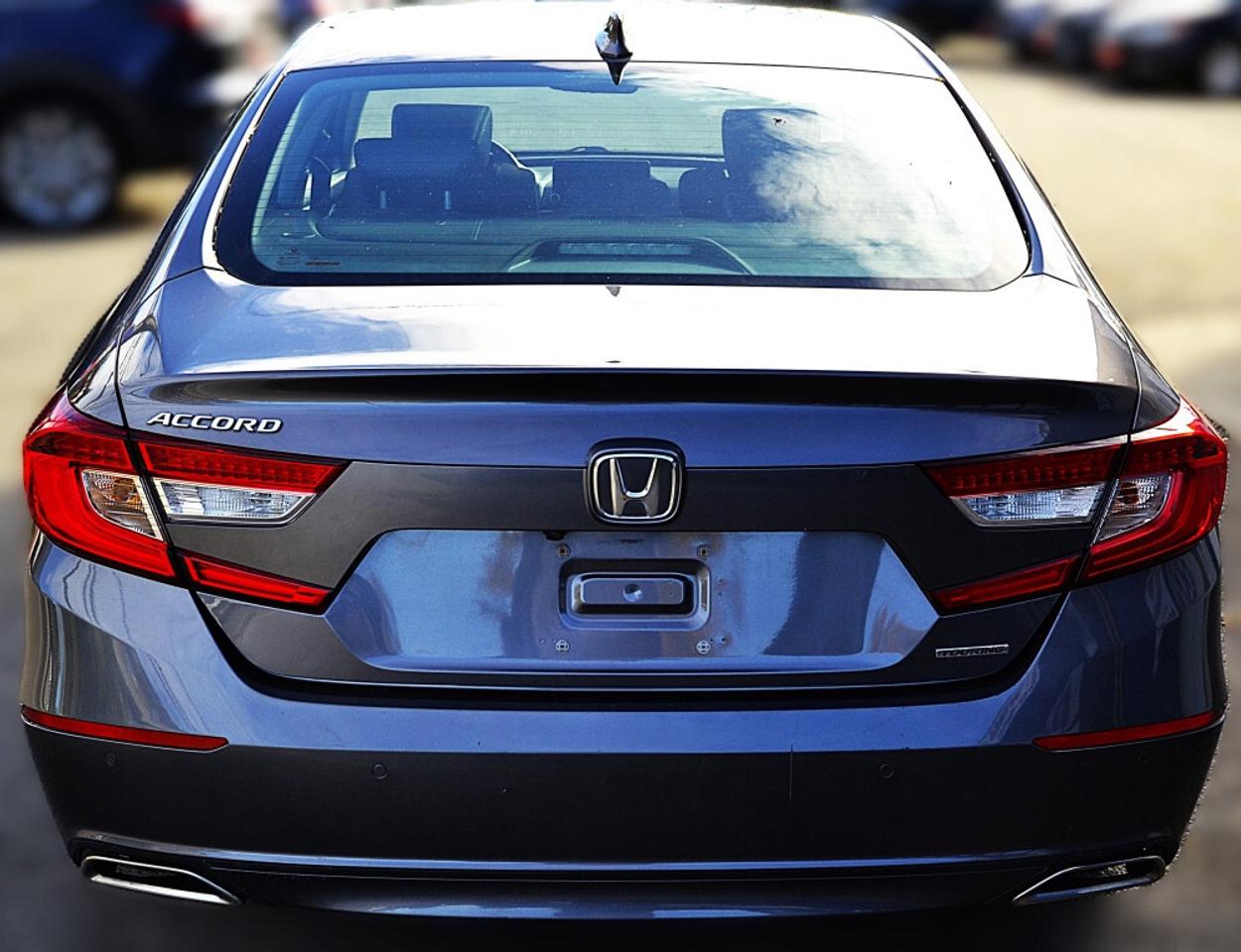 2018 Honda Accord Sedan Touring CVT Photo