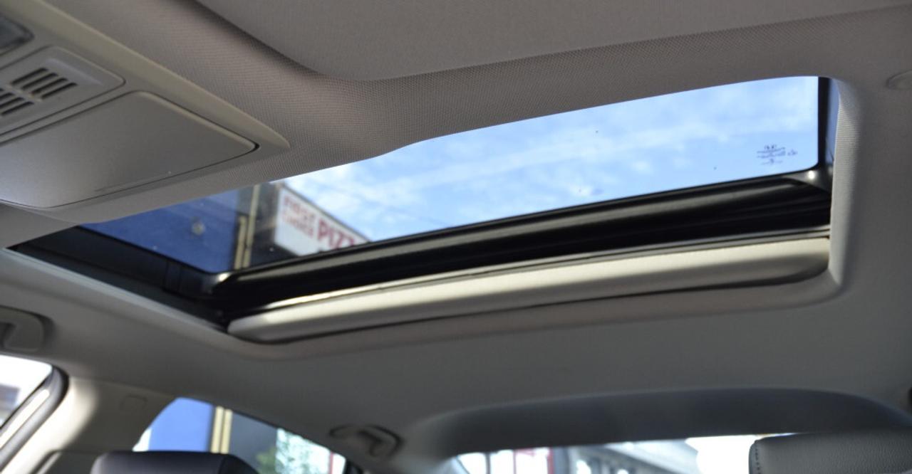 2018 Honda Accord Sedan Touring CVT Photo