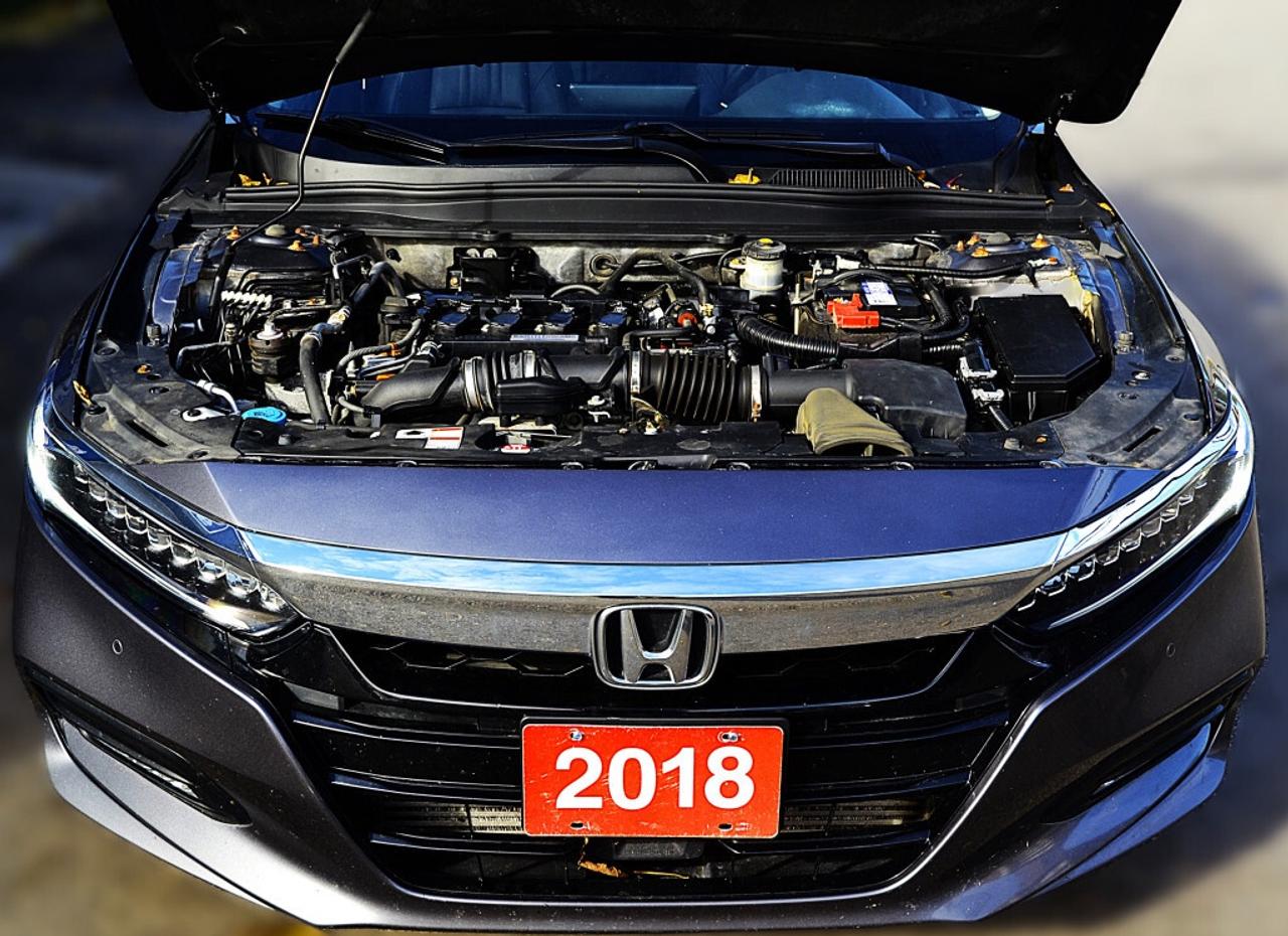 2018 Honda Accord Sedan Touring CVT Photo
