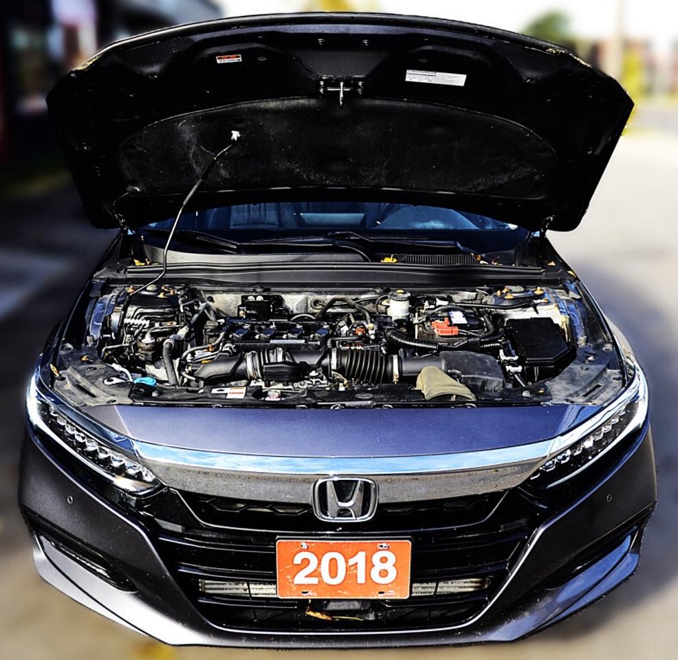 2018 Honda Accord Sedan Touring CVT Photo