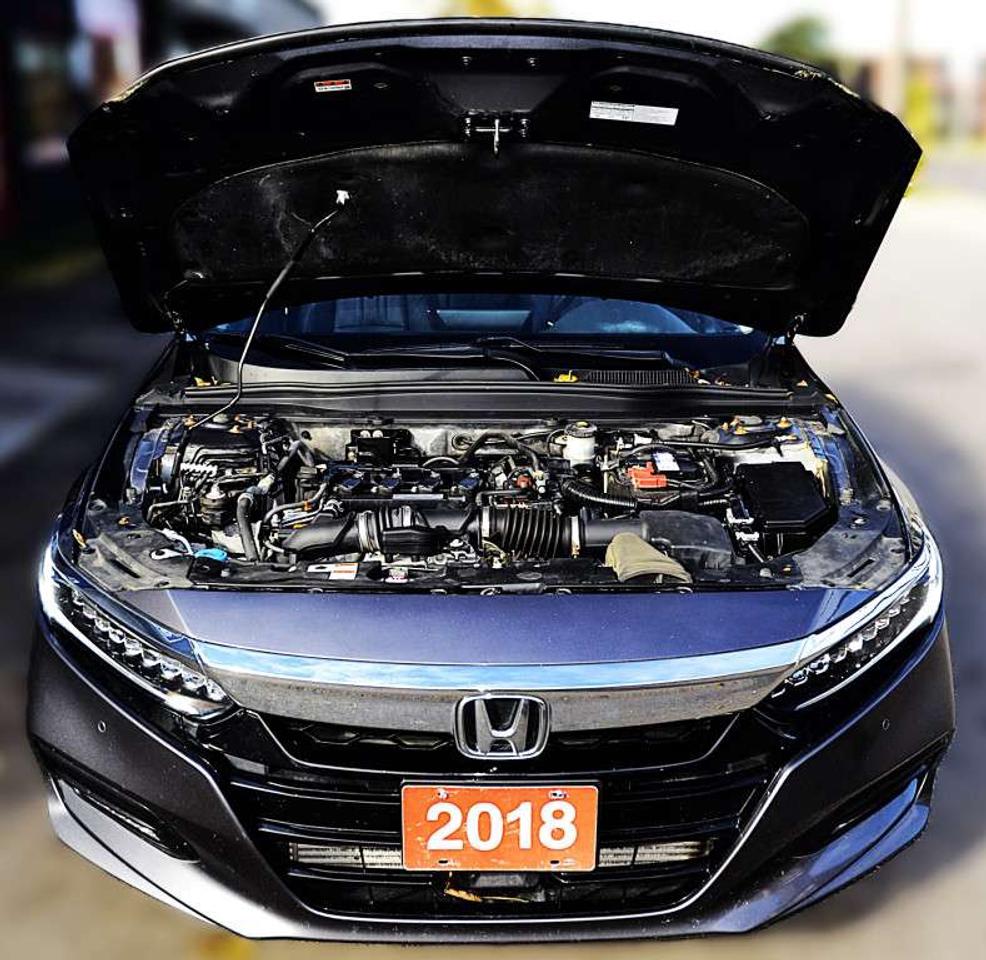 2018 Honda Accord Touring CVT Photo