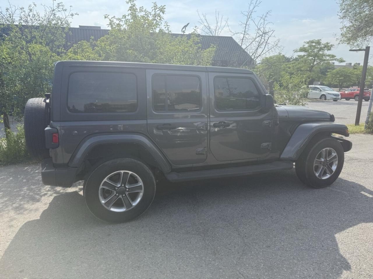 2021 Jeep WRANGLER UNLIMITED Sahara 4dr 4x4 automatics Photo4