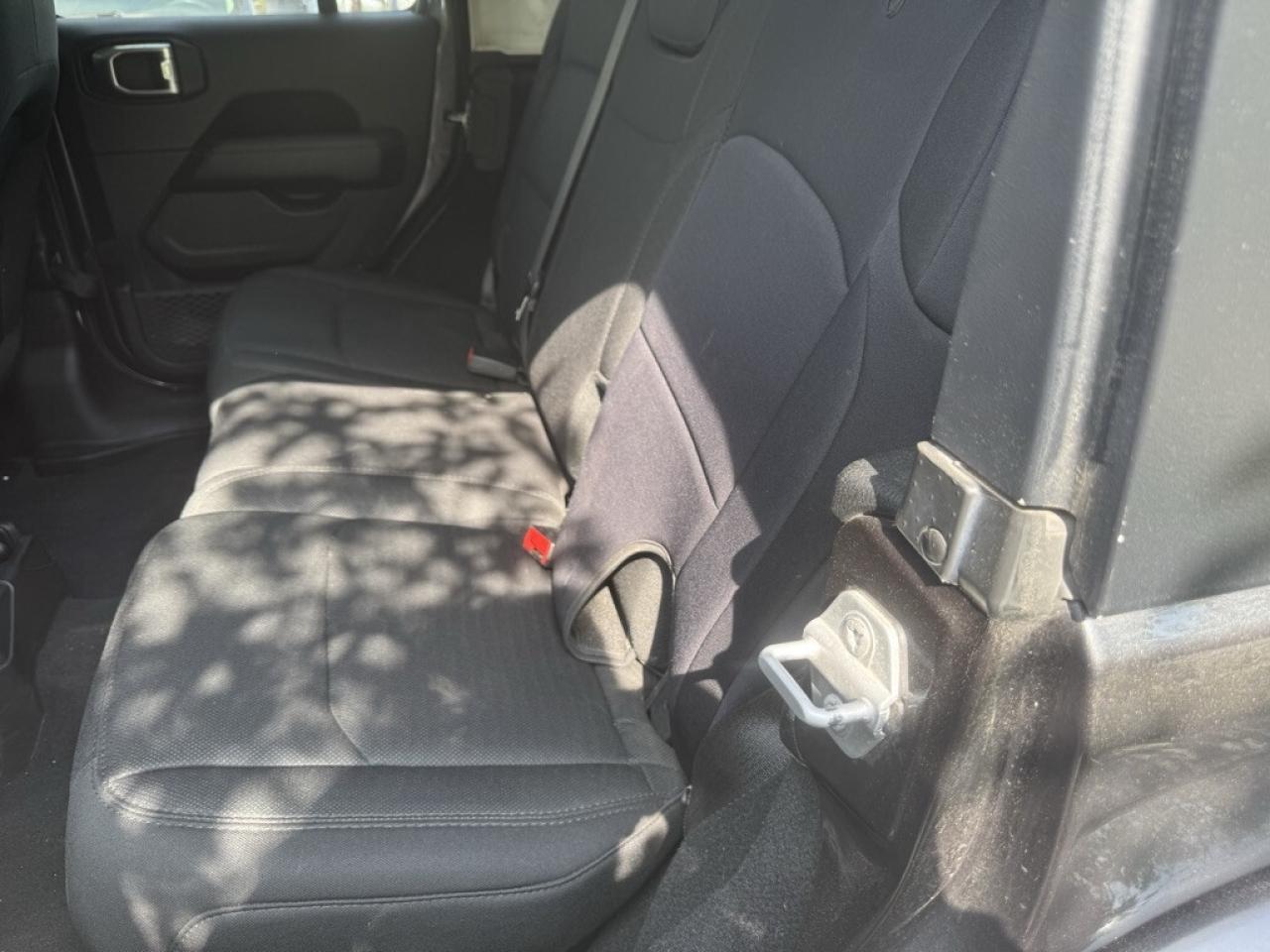 2021 Jeep WRANGLER UNLIMITED Sahara 4dr 4x4 automatics Photo