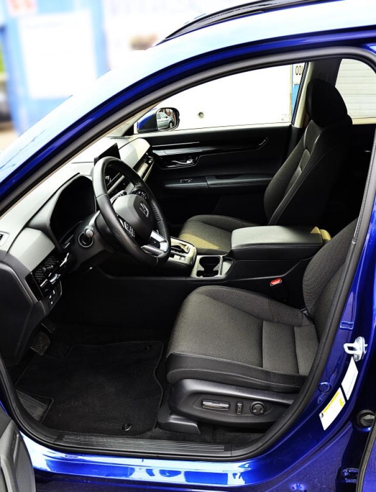 2023 Honda CR-V Sport-B All-wheel Drive Photo