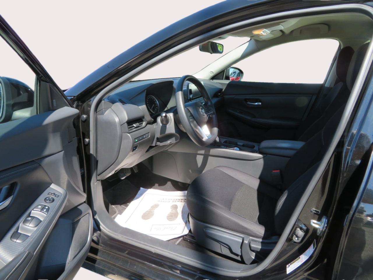 2022 Nissan Sentra S Photo