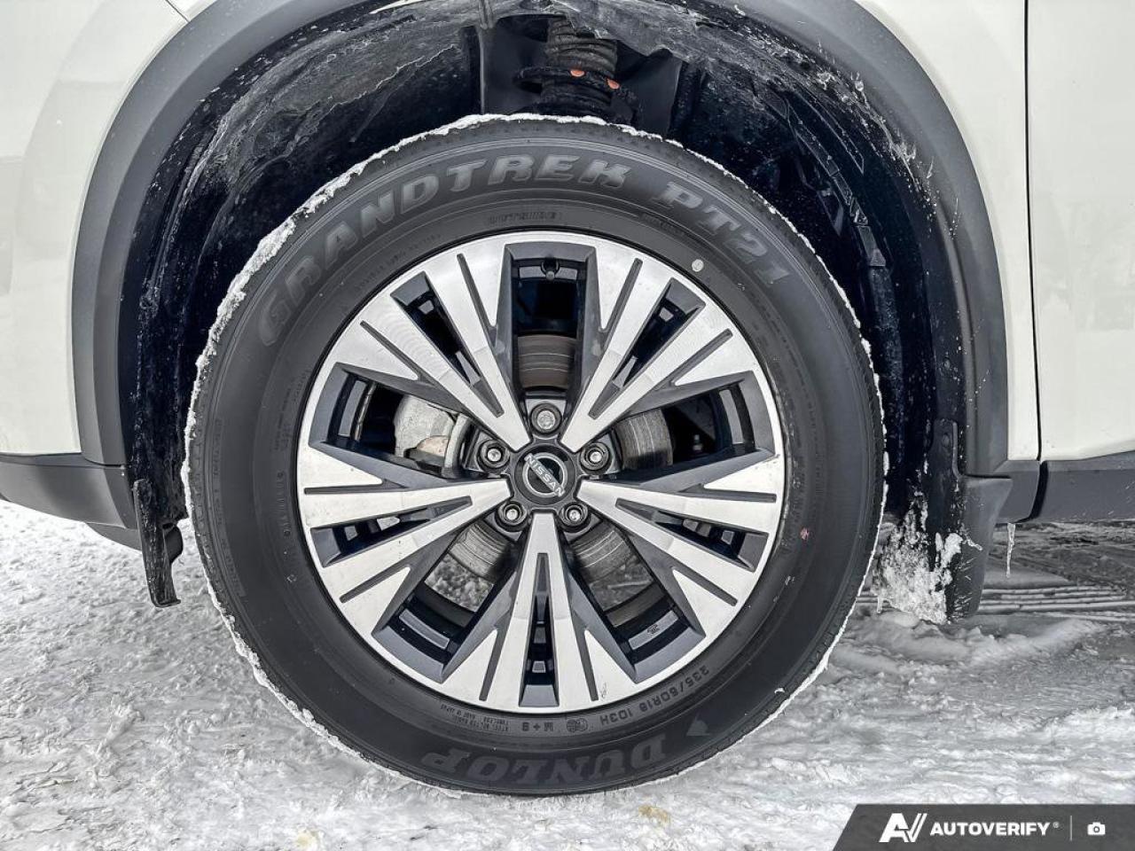 2023 Nissan Rogue SV Photo