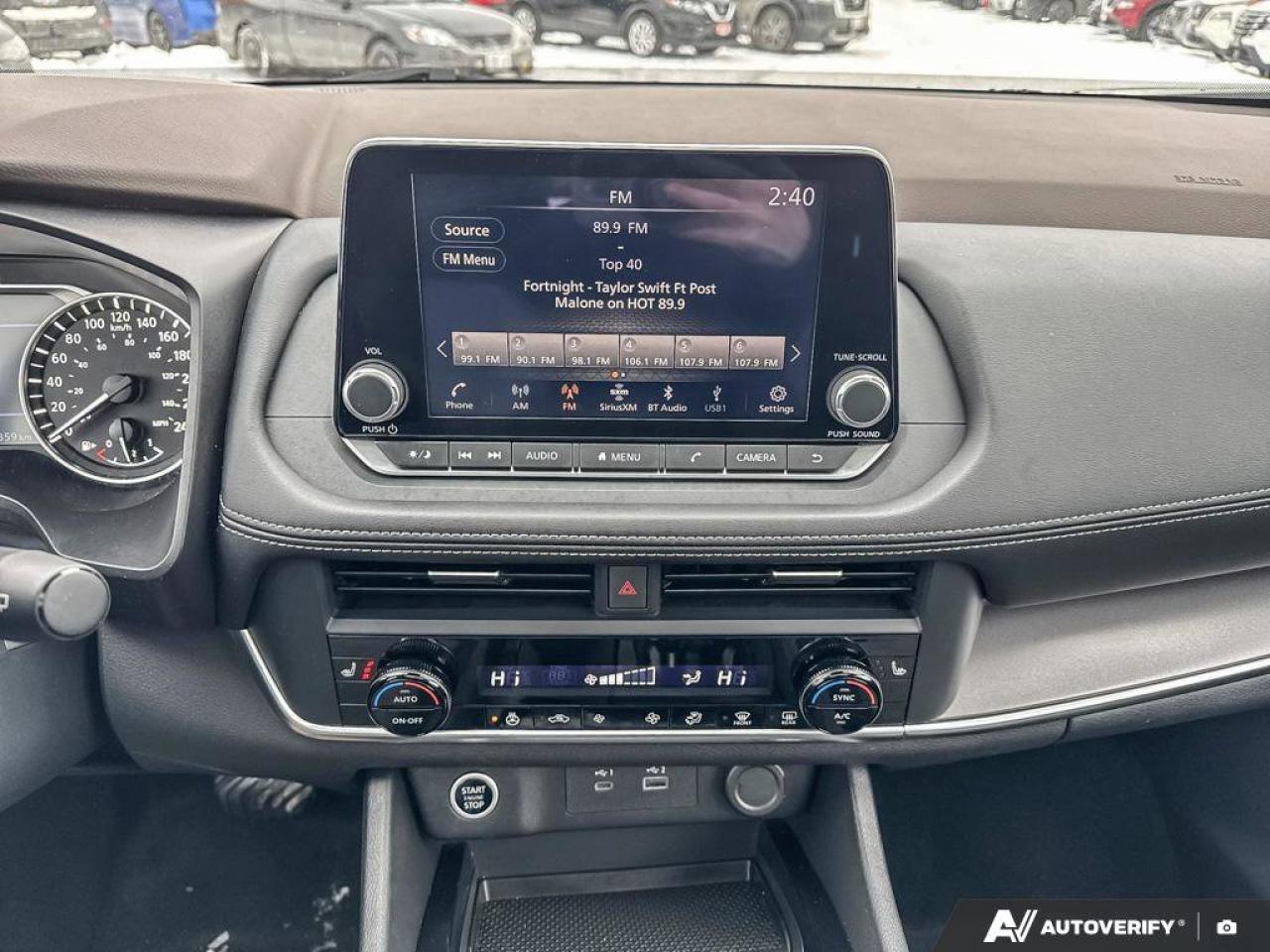 2023 Nissan Rogue SV Photo