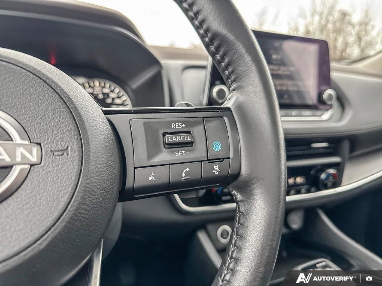 2023 Nissan Rogue SV Photo