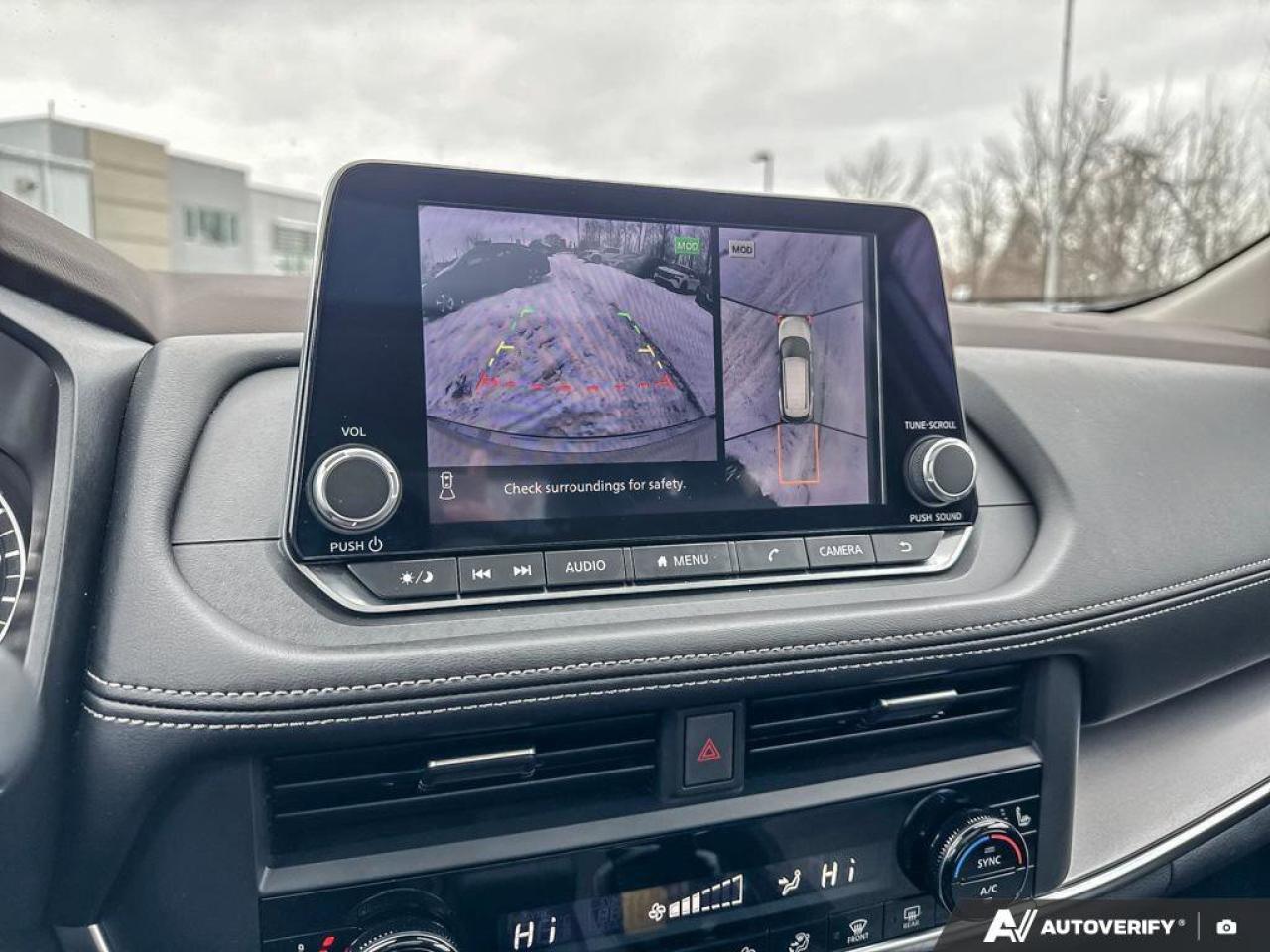 2023 Nissan Rogue SV Photo